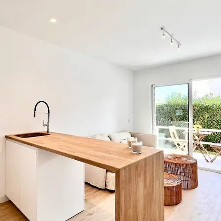 Ground Floor Llevant *
